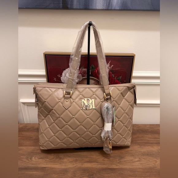 ✨HOST PICK ✨Badgley Mischka Quilted Brown Tote - Picture 3 of 8
